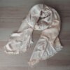 PASHMINA PREMIUM DESFLECADA REVERSIBLE, TONOS BEIGE. TAMAÑO 70 X 180 CM.