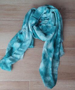 PASHMINA BATIK COLOR AQUA. MEDIDAS: 80 X 180