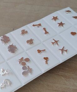 BLISTER DE AROS DE ACERO BLANCO FIGURA PULIDA CON ESPESOR X 12 PARES EN ALMOHADILLA EXHIBIDORA
