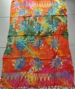 PAREO HINDU BATIK CON FLECOS MULTICOLOR CON ESTAMPA SOL. TAMAÑO 100 X 180 CM.