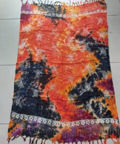 PAREO HINDU BATIK CON FLECOS MULTICOLOR CON ESTAMPA TORTUGAS. TAMAÑO 100 X 180 CM.