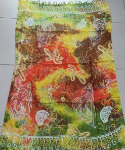 PAREO HINDU BATIK CON FLECOS MULTICOLOR, ESTAMPA MEDUSAS Y PECES. TAMAÑO 100 X 180 CM.