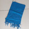 PAREO HINDÚ LISO BORDADO CON FLECOS. COLOR AZUL, TAMAÑO 100 X 180 CM