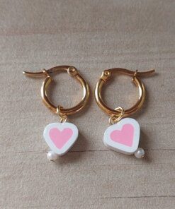 ARO DE ACERO DORADO ARGOLLA 15 MM CON DIJE CORAZÓN BLANCO Y ROSA.