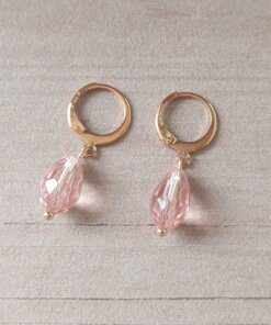 ARO DE ACERO DORADO BRISURA CON LAGRIMA ROSA. LARGO TOTAL 29 MM.