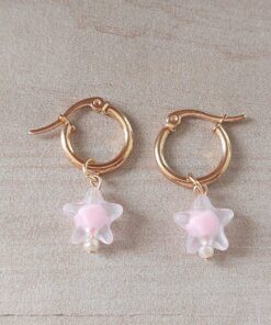 ARO DE ACERO DORADO ARGOLLA 15 MM CON DIJE ESTRELLA ACRÍLICO ROSA.