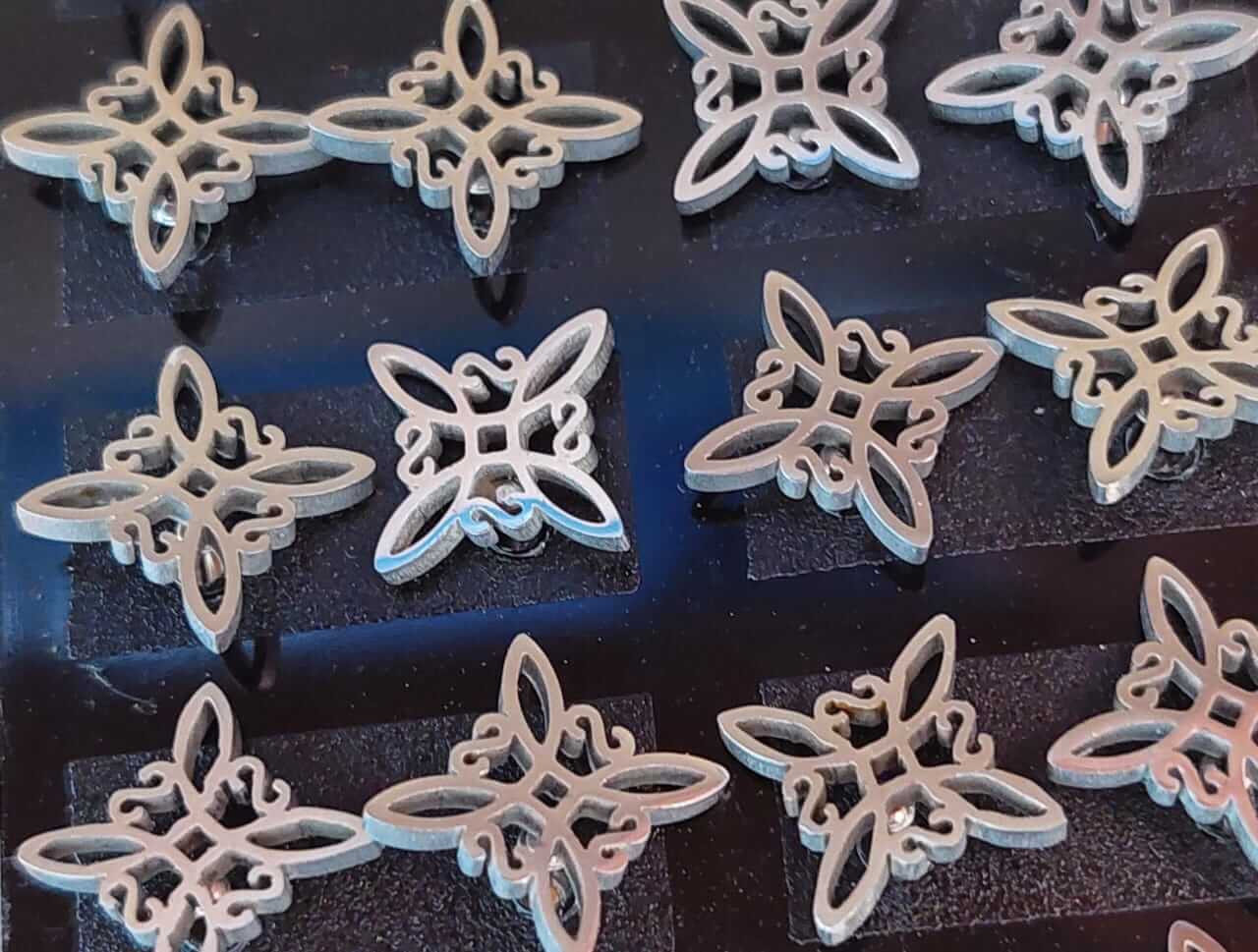 BLISTER DE AROS DE ACERO NUDO DE BRUJAS 12 MM X 12 PARES.
