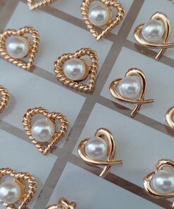 BLISTER DE AROS PASANTE DE ACERO DORADO CORAZÓN CON PERLA X 12 PARES