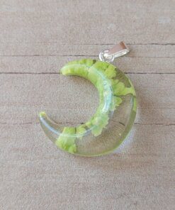 DIJE DE ACERO BLANCO LUNA ACRÍLICO NUBE VERDE. BRILLA EN LA OSCURIDAD. MEDIDA 20 X 24 MM