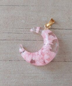 DIJE DE ACERO DORADO LUNA ACRÍLICO NUBE ROSA. BRILLA EN LA OSCURIDAD. MEDIDA 20 X 24 MM