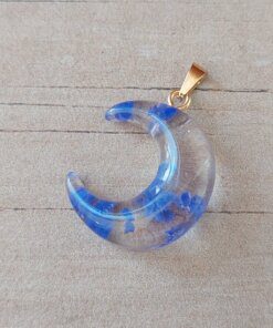 DIJE DE ACERO DORADO LUNA ACRÍLICO NUBE VIOLETA. BRILLA EN LA OSCURIDAD. MEDIDA 20 X 24 MM