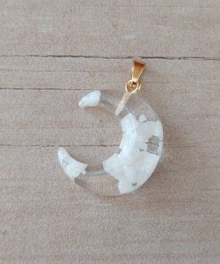 DIJE DE ACERO DORADO LUNA ACRÍLICO NUBE BLANCA. BRILLA EN LA OSCURIDAD. MEDIDA 20 X 24 MM
