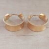ARO DE ACERO DORADO ARGOLLA CUBANA CÓNCAVA. 10 MM X 25 MM