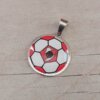 DIJE DE ACERO PELOTA FÚTBOL PLANA CON GAJOS ESMALTADOS ROJO Y BLANCO. DIÁMETRO 25 MM