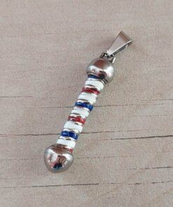 DIJE DE ACERO POLO BARBERO ESMALTADO. TAMAÑO 8 MM X 40 MM.