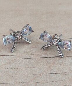 ARO DE ACERO MOÑO CON STRASS Y CUBIK BLANCO. MEDIDAS 18 X 11 MM
