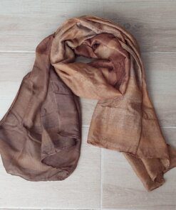 PASHMINA ESTAMPADA MONO COLOR DEGRADE MARRÓN CON RAYAS IRREGULARES. TAMAÑO 80 X 180 CM.