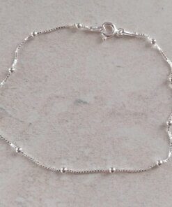 PULSERA DE PLATA VENECIANA CON BOLITA. LARGO 18 CM. PESO APROX. 0.85 GR.