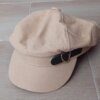 BOINA CON VISERA Y HEBILLA CORAZÓN