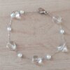 PULSERA DE ACERO FORCET CON PERLITAS Y CORAZONES DE ACRÍLICO CRISTAL. LARGO 18,5 CM
