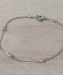 PULSERA DE ACERO VENECIANA CON BOLITAS. LARGO 18,5 CM.