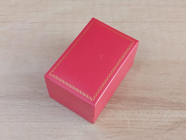 ESTUCHE CARTIER RECTANGULAR PARA DOS ANILLOS X UNID. MEDIDAS 7.4 CM X 4.9 CM - Imagen 2