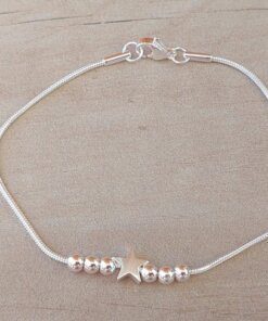 PULSERA DE ACERO BLANCO COLA DE RATÓN CON BOLITAS Y ESTRELLA PASANTE. LARGO 19 CM