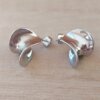 ARO DE ACERO FORMA ALABEADA CON FRU FRU. TAMAÑO 20 X 12 MM