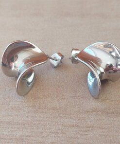 ARO DE ACERO FORMA ALABEADA CON FRU FRU. TAMAÑO 20 X 12 MM