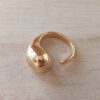 ANILLO DE ACERO DORADO TIPO CHUNKY GOTA ABIERTO