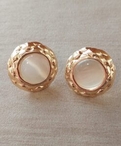 ARO DE ACERO DORADO PASANTE VINTAGE CON SÍMIL PIEDRA BLANCA. TAMAÑO 22 MM