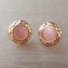 ARO DE ACERO DORADO PASANTE VINTAGE CON SÍMIL PIEDRA ROSA. TAMAÑO 22 MM