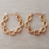 ARO DE ACERO DORADO ARGOLLA CHATA TRABAJADA ESLABÓN TIFFANY. DIÁMETRO 23 MM