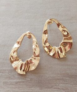 ARO DE ACERO DORADO PASANTE OVAL, EFECTO ARRUGADO 25 X 34 MM