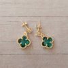 ARO DE ACERO DORADO CUBIK CRISTAL CON DIJE VAN CLEEF COLOR VERDE. LARGO 21 MM.