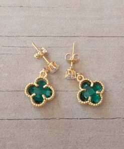 ARO DE ACERO DORADO CUBIK CRISTAL CON DIJE VAN CLEEF COLOR VERDE. LARGO 21 MM.