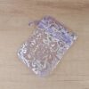 BOLSA DE ORGANZA LILA CON DETALLES PLATEADOS X 100 UNIDADES. MEDIDAS 7 X 9 CM