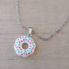 COLGANTE CADENA DE ACERO ESPEJITO CON DIJE DONA BLANCO TAMAÑO 18 MM. LARGO 45 CM