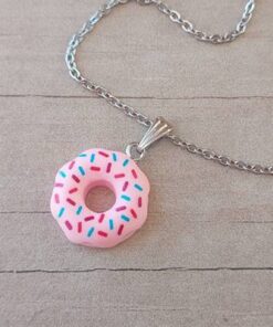 COLGANTE CADENA DE ACERO ESPEJITO CON DIJE DONA ROSA TAMAÑO 18 MM. LARGO 45 CM