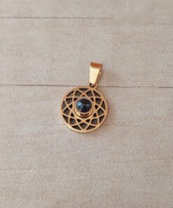 DIJE DE ACERO DORADO MANDALA CON PROYECCIÓN «TE AMO» EN 100 IDIOMAS DIFERENTES. DIÁMETRO 15 MM