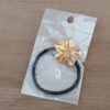 PACK X 5 UNIDADES COLITAS NEGRAS CON APLIQUE DE METAL FLOR DORADA