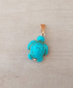 DIJE DE ACERO DORADO TORTUGA MAR PIEDRA RECONSTITUIDA TURQUESA. MEDIDAS 15 X 18 MM