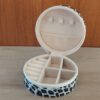 ESTUCHE ALHAJERO REDONDO DE CUERINA ANIMAL PRINT CON CIERRE. MEDIDAS 10,5 CM