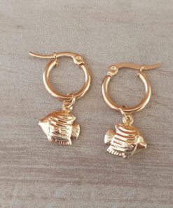 ARO DE ACERO DORADO ARGOLLA 15 MM CON DIJE PESCADITO