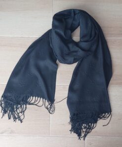 PASHMINA LISA NEGRA TRAMA FLORES CON FLECOS 70 X 180 CM.