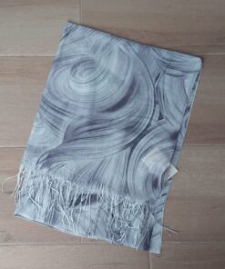 PASHMINA ESTAMPADA CON FLECOS 70 X 180 CM.