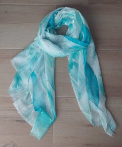 PASHMINA ESTAMPADA CON DETALLES DORADOS. 80 X 180 CM.