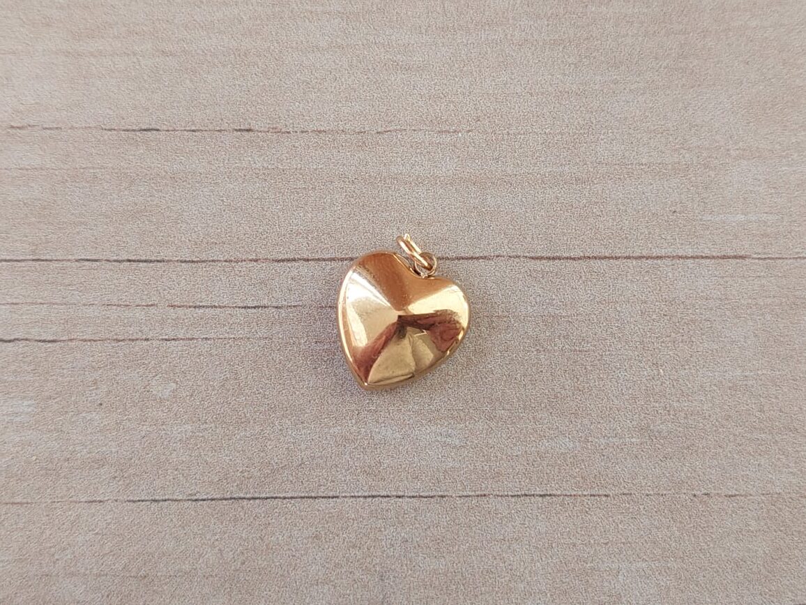 DIJE DE ACERO DORADO CORAZÓN CON STRASS BLANCO 11 MM - Imagen 2