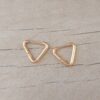 ARO DE ACERO DORADO ARGOLLA 1,5 MM CON BISAGRA EN FORMA DE TRIANGULO. MEDIDA 12 MM