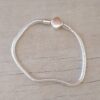 PULSERA DE ACERO BLANCO COLA DE RATÓN 3 MM CON CIERRE ACERADO EN FORMA DE FLOR. LARGO 18 CM